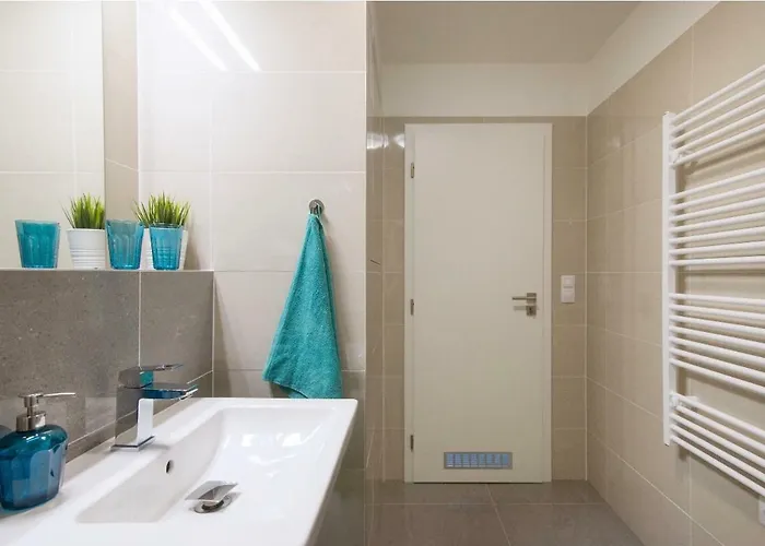 Free Parking In Garage Karolina Plazza, New Cosy With Need Apartament *