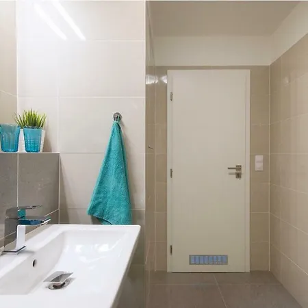 Free Parking In Garage Karolina Plazza, New Cosy With Need Appartement *